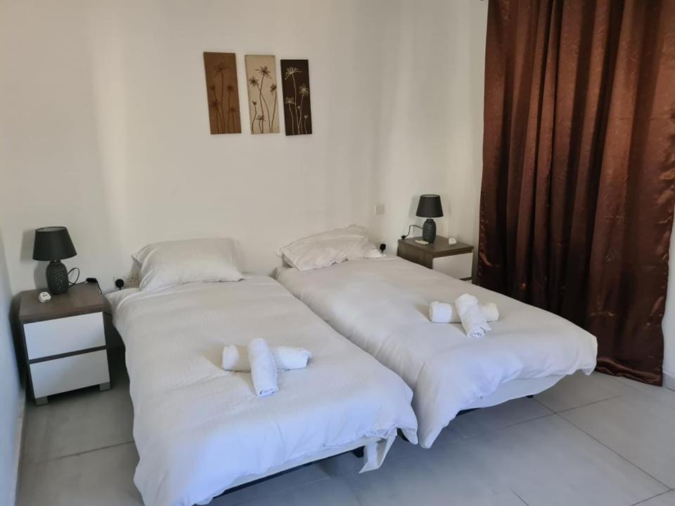 St Julians Central 2 Bedroom Apartment Saint Julian's Екстер'єр фото