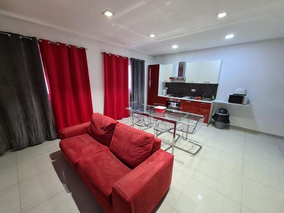 St Julians Central 2 Bedroom Apartment Saint Julian's Екстер'єр фото